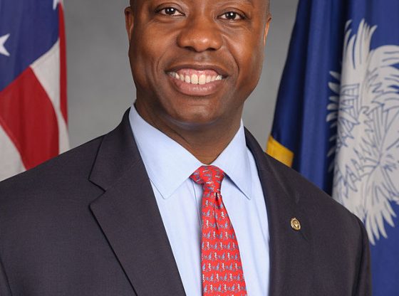 Official portrait of Tim Scott, candidate for U.S. President